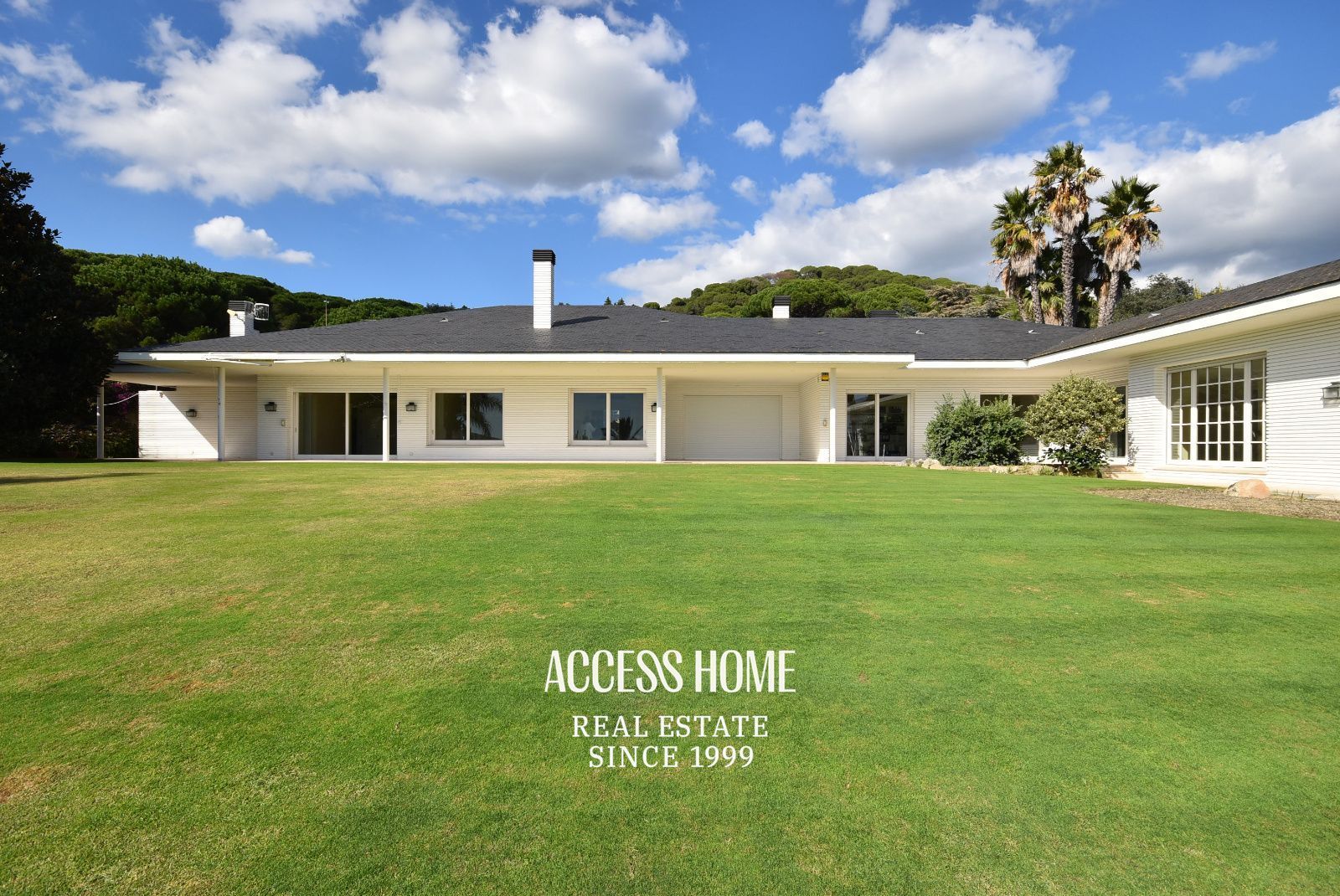 Vista exterior de Casa o xalet en venda en Sant Vicenç de Montalt amb Aire condicionat, Piscina i Alarma