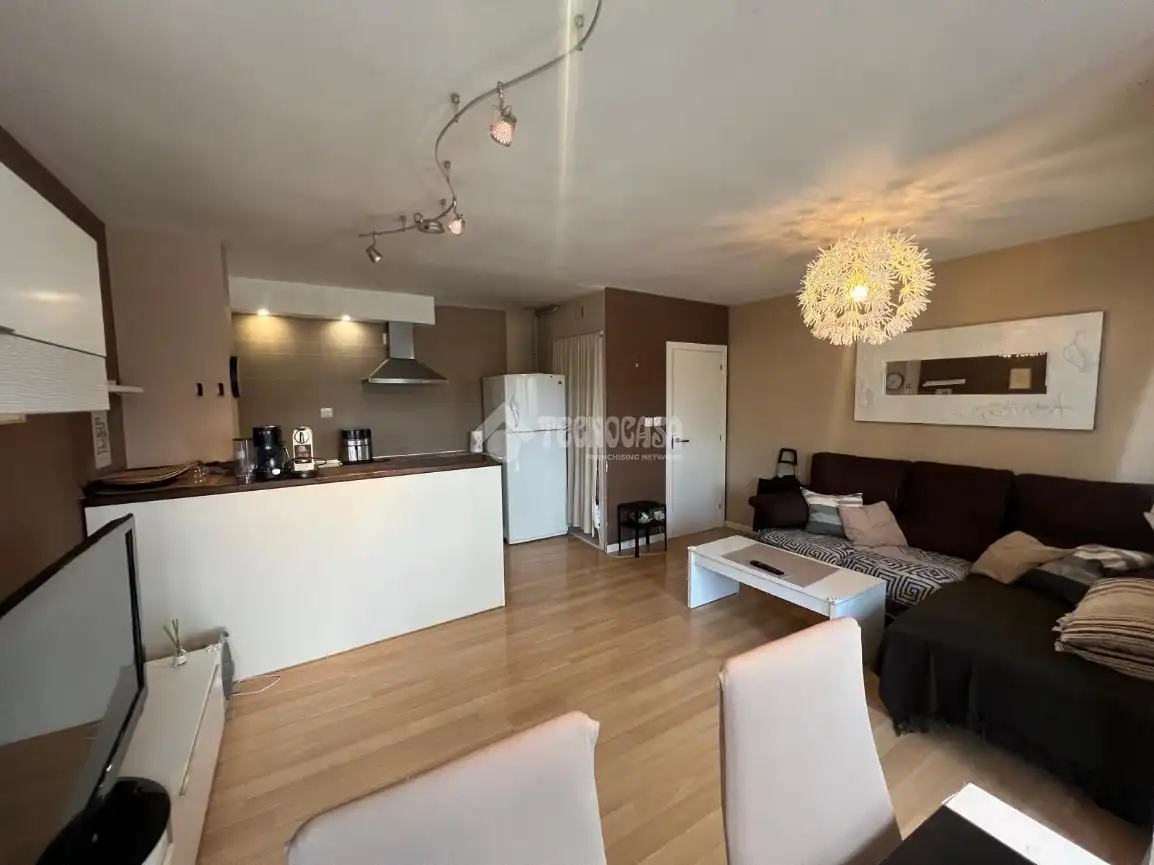 Living room of Flat for sale in Zaragoza  with Heating, Terrace and Furnished