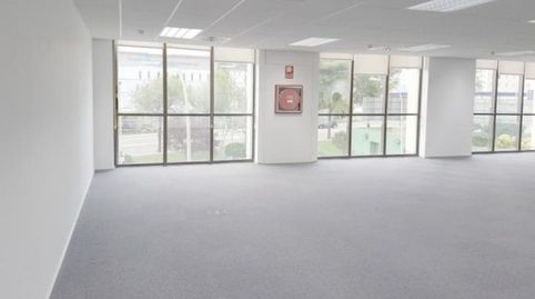 Foto 4 von Fabrikhallen zur Miete in Benajmin Franklin, Parc Tecnològic, Paterna