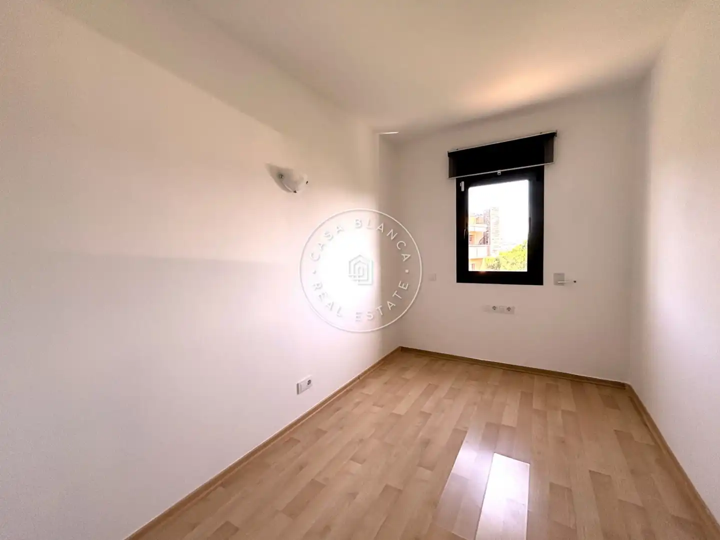 Schlafzimmer von Dachboden zum Verkauf in Lloret de Mar mit Klimaanlage, Abstellraum und Gemeinschaftspool