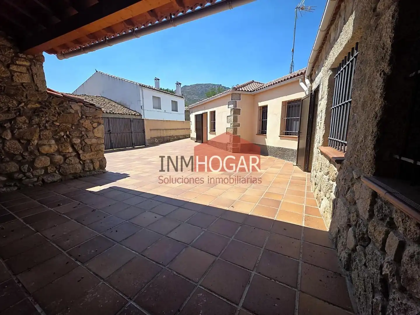 Vista exterior de Casa o xalet en venda en Pradosegar amb Calefacció i Moblat