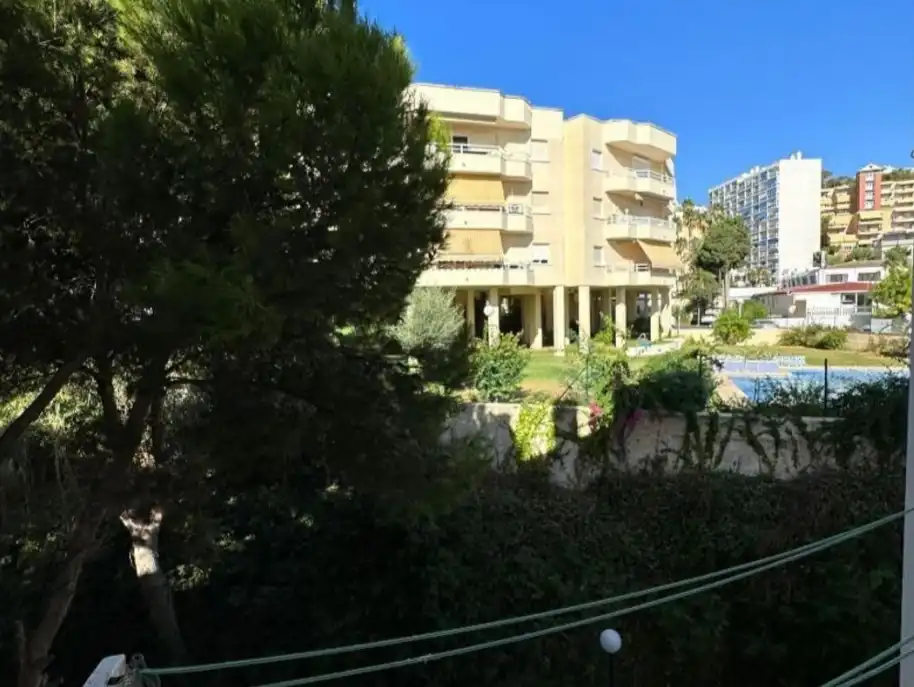 Vista exterior de Piso en venta en Torremolinos con Aire acondicionado, Terraza y Piscina comunitaria