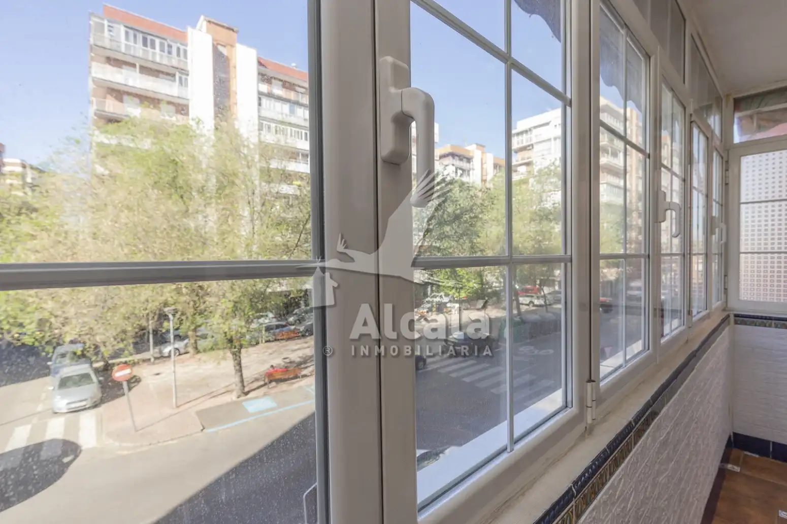 Vista exterior de Piso en venta en Alcalá de Henares con Aire acondicionado, Calefacción y Parquet