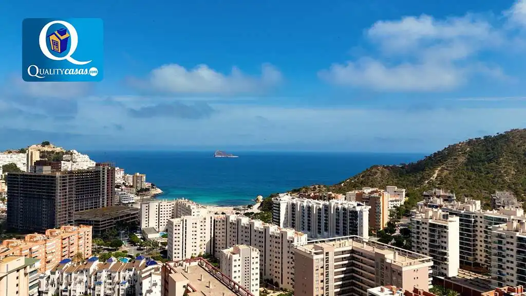 Vista exterior de Dúplex en venda en Villajoyosa / La Vila Joiosa amb Aire condicionat, Calefacció i Terrassa