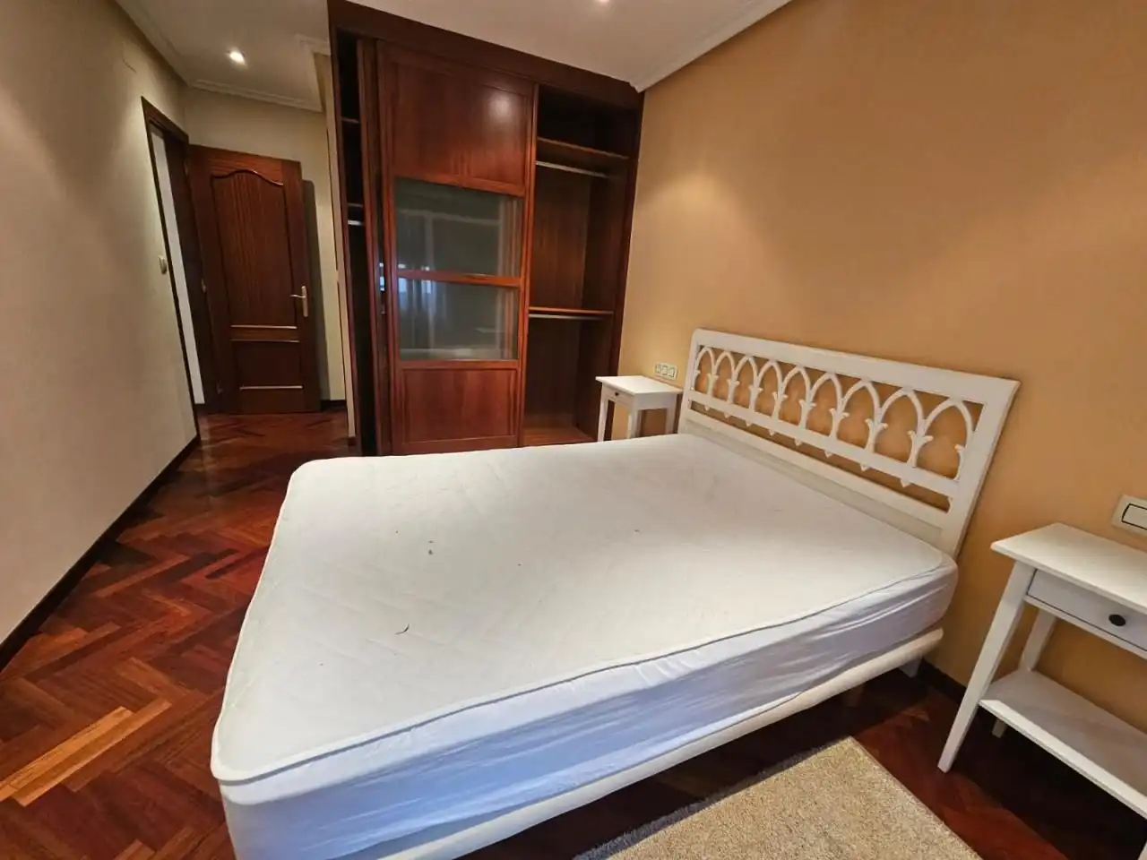 Bedroom of Flat for rent in Ourense Capital   with Heating, Parquet flooring and Furnished