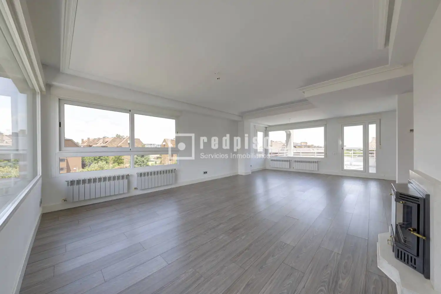 Sala de estar de Ático en venta en Pozuelo de Alarcón con Calefacción, Jardín privado y Terraza