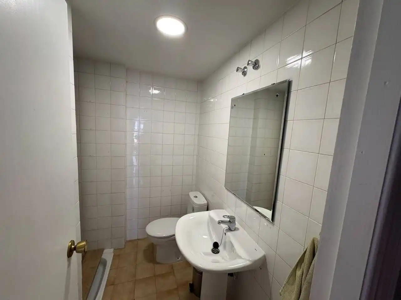 Badezimmer von Wohnung zum Verkauf in Alicante / Alacant mit Klimaanlage, Balkon und Gemeinschaftspool