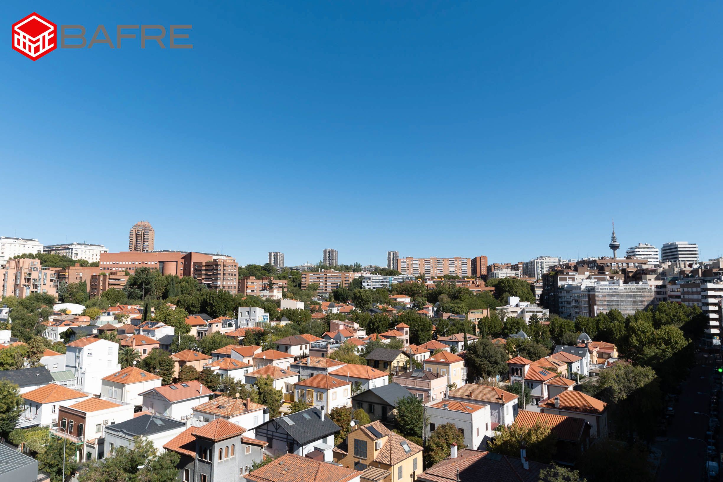 Exterior view of Attic for sale in  Madrid Capital  with Air Conditioner, Heating and Terrace