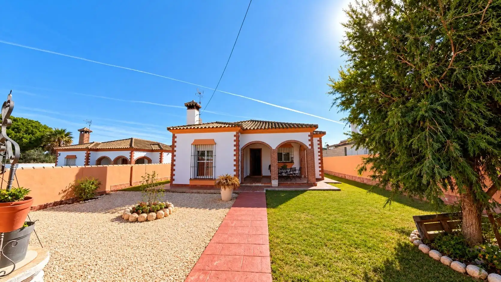Vista exterior de Casa o chalet en venta en Chiclana de la Frontera
