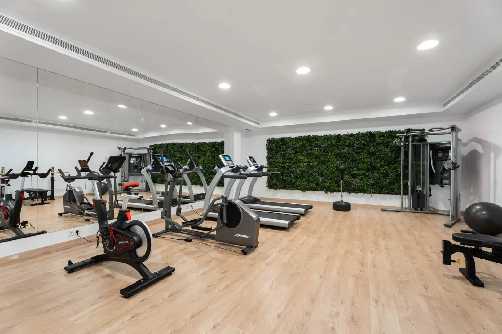 Ático en venta en Marbella con Aire acondicionado, Jardín privado y Terraza