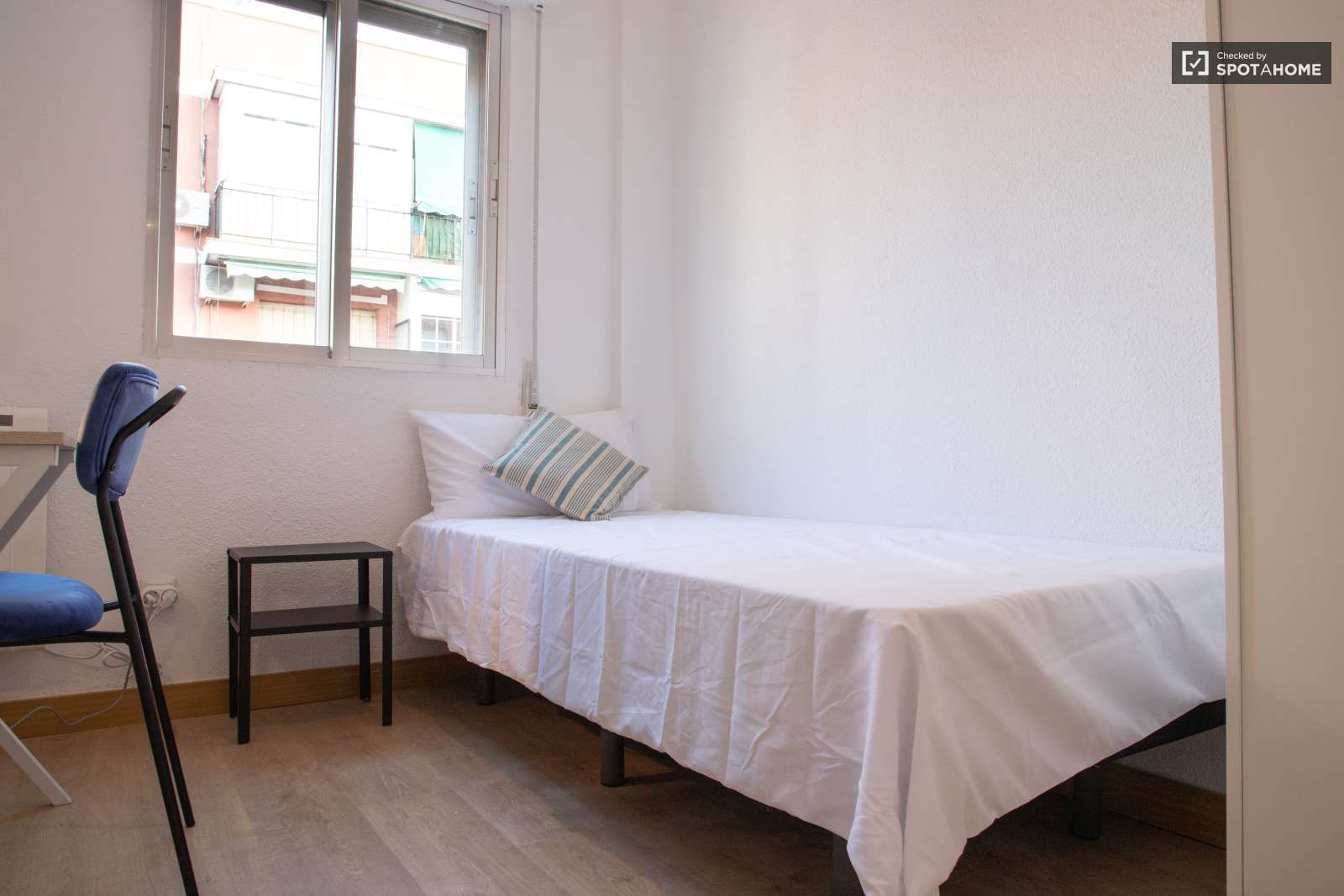 Bedroom of Flat to share in Alcorcón  with Air Conditioner and Terrace