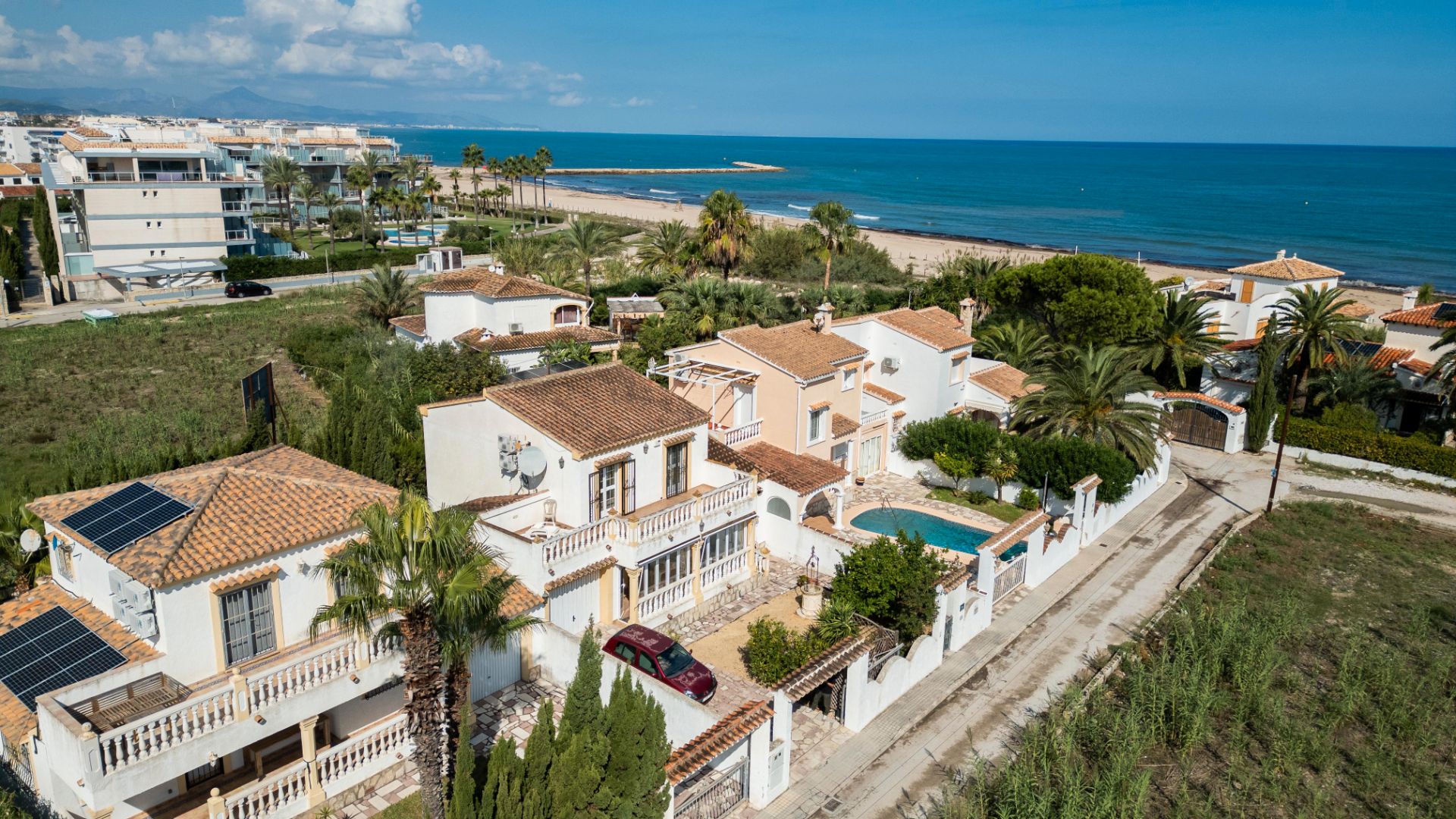 Exterior view of Single-family semi-detached for sale in Dénia  with Air Conditioner, Heating and Private garden