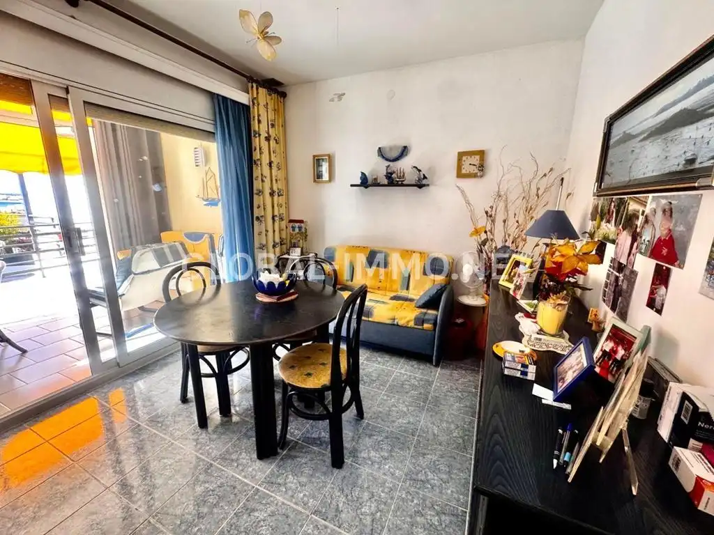 Sala d'estar de Apartament en venda en Roses amb Aire condicionat, Calefacció i Terrassa