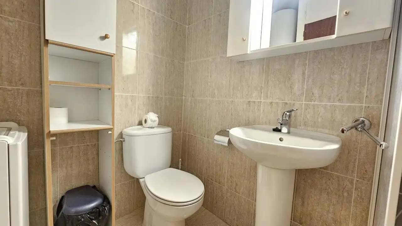 Baño de Planta baja de alquiler en Roses con Aire acondicionado, Terraza y Amueblado