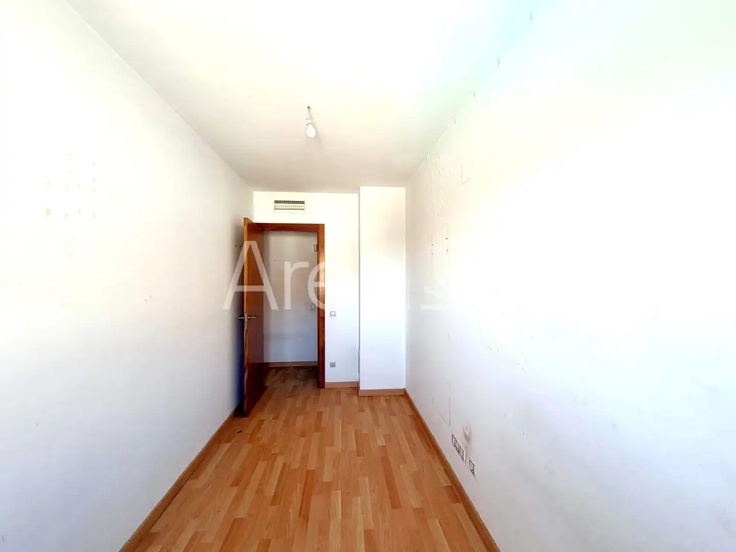 Habitación de Piso en venta en Mataró con Jardín privado, Balcón y Piscina comunitaria