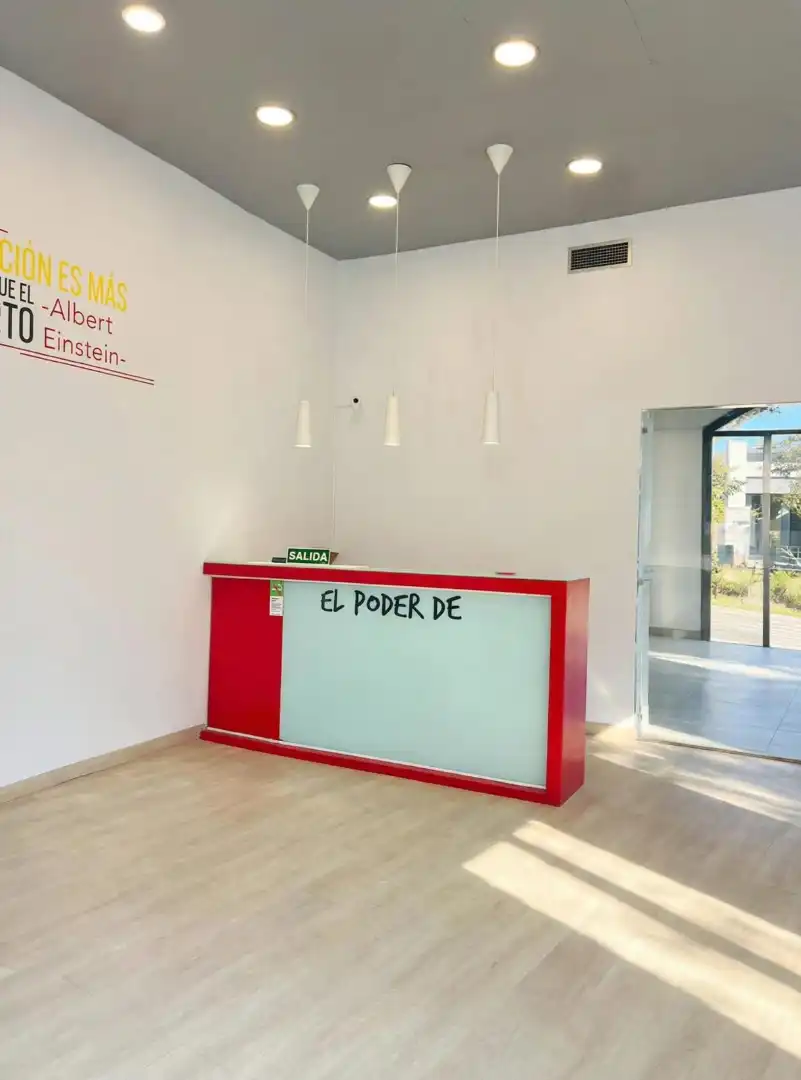 Gewerbefläche zum Verkauf in Carrer de la Verge de la Pineda 2