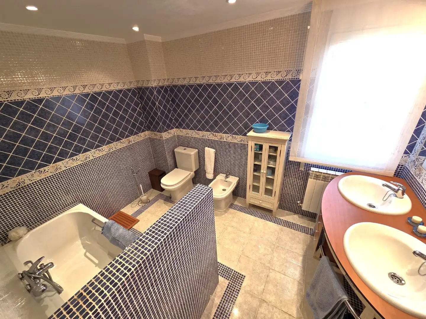 Bathroom of Houses for sale in Castrillo del Val  with Heating, Private garden and Parquet flooring