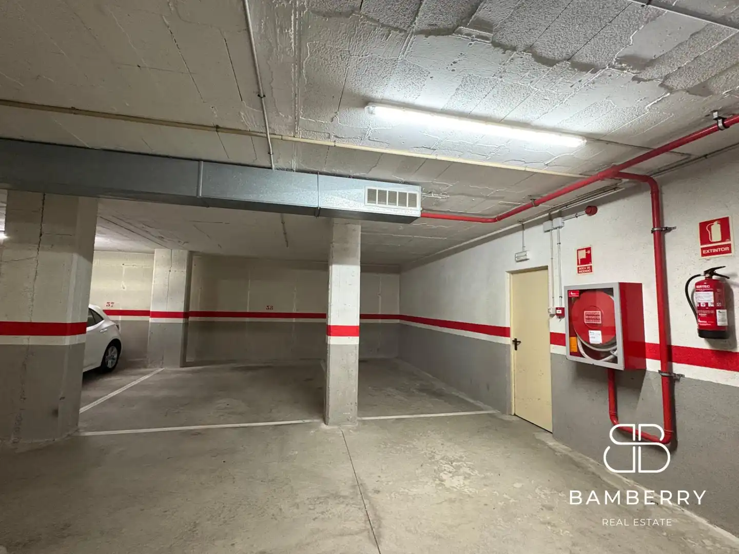 Parking de Apartamento en venta en Sant Pol de Mar con Calefacción, Trastero y Piscina comunitaria