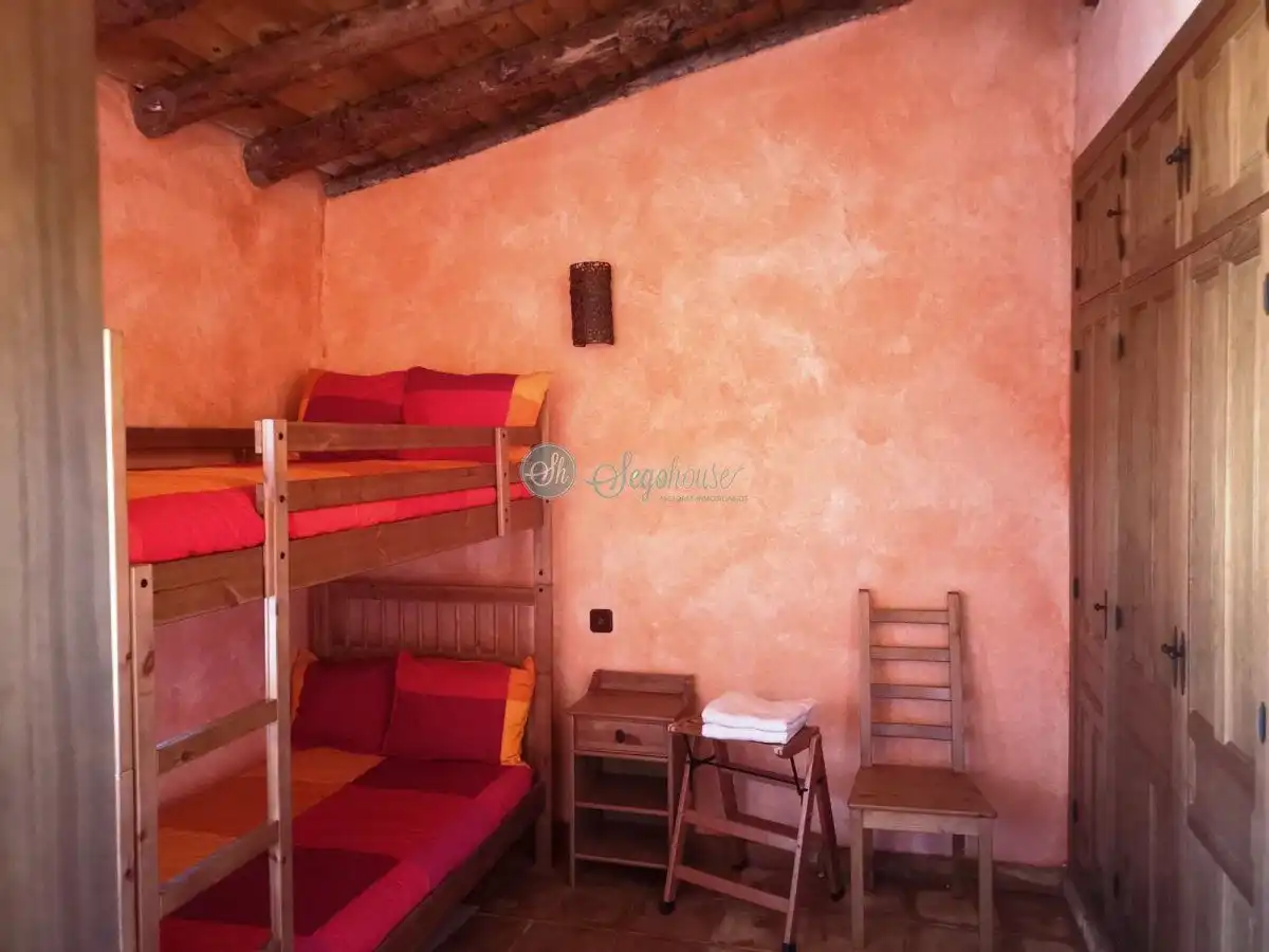 Bedroom of Houses for sale in Adrada de Pirón  with Heating