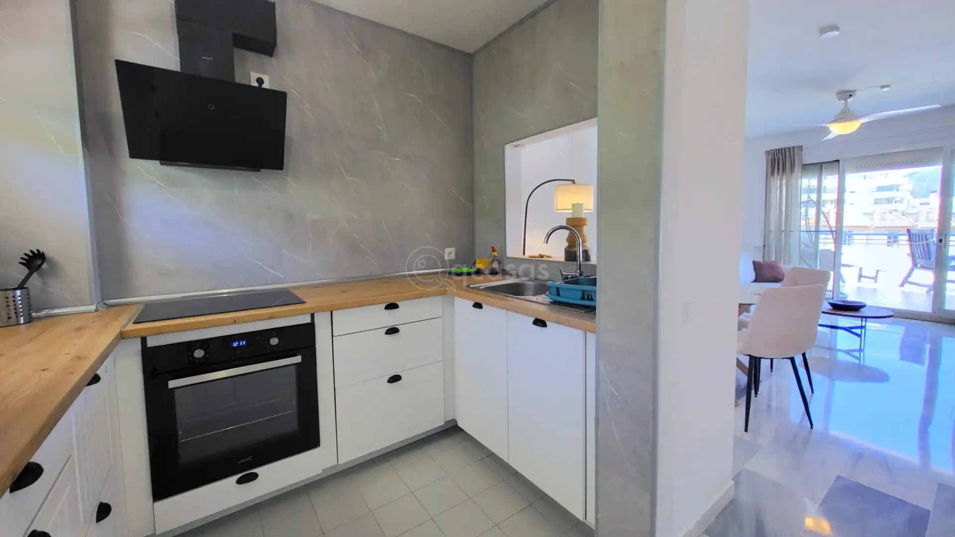 Küche von Einfamilien-Reihenhaus zum Verkauf in Mijas mit Klimaanlage, Heizung und Terrasse