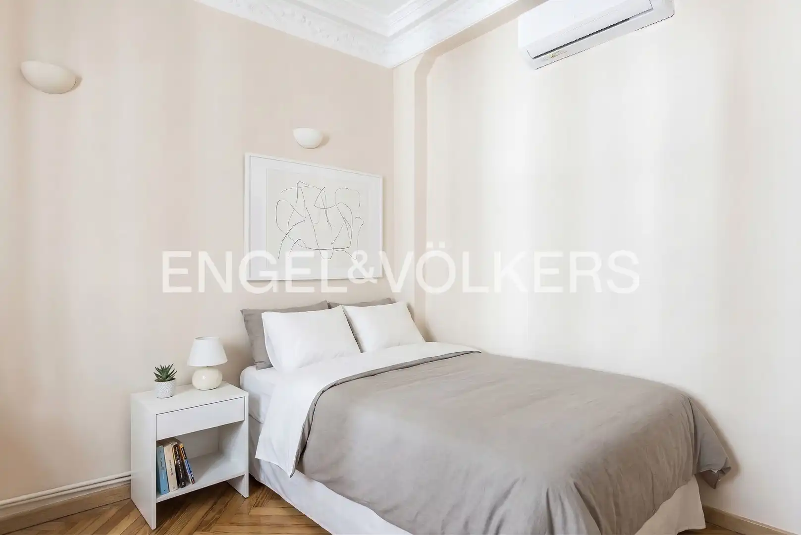 Bedroom of Flat for rent in Madrid  with Air Conditioner, Heating and Furnished