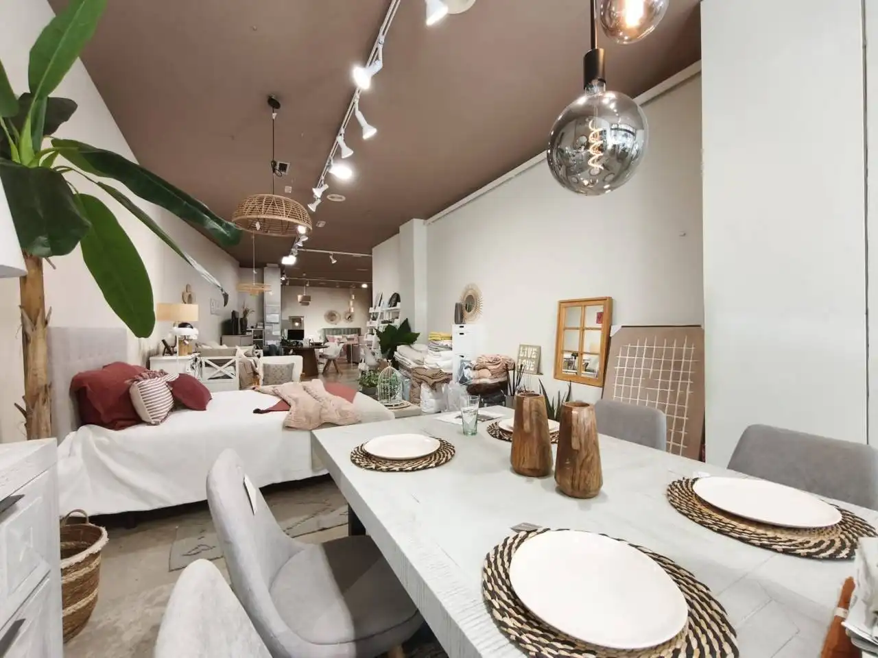 Comedor de Local de alquiler en Burgos con Aire acondicionado