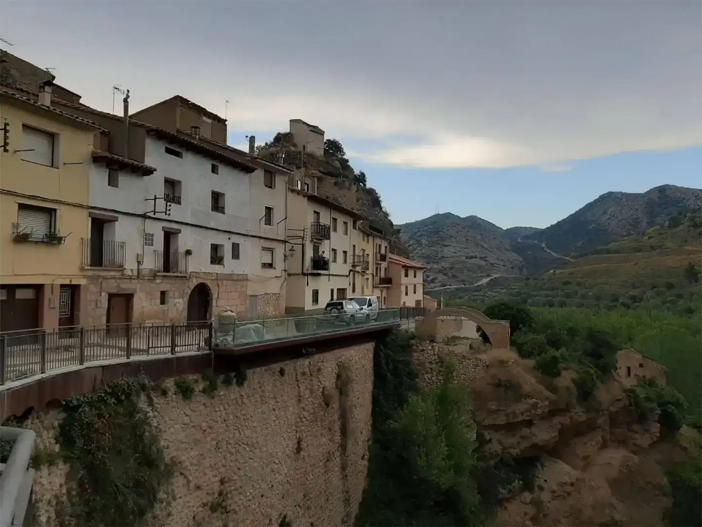 Vista exterior de Pis en venda en Molinos amb Moblat i Balcó