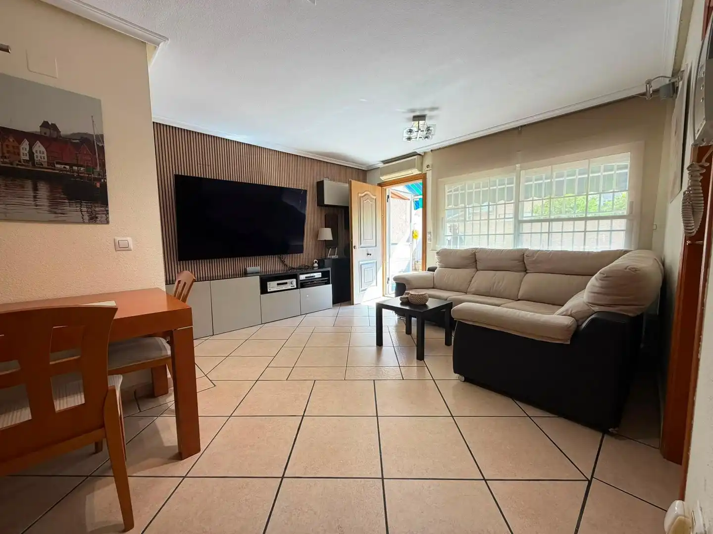 Sala d'estar de Dúplex en venda en Torrevieja amb Aire condicionat, Terrassa i Traster
