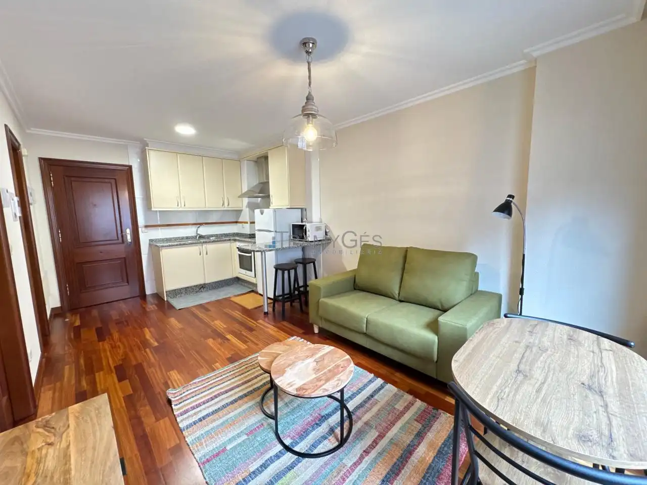Living room of Apartments for rent in Vigo   with Heating, Parquet flooring and Furnished
