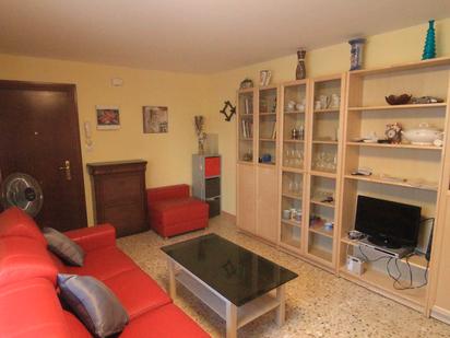 Living room of Flat to rent in  Zaragoza Capital  with Heating, Furnished and Oven