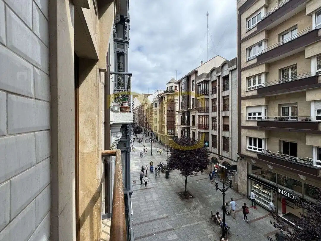 Vista exterior de Pis de lloguer en Gijón  amb Forn, Rentadora i Microones