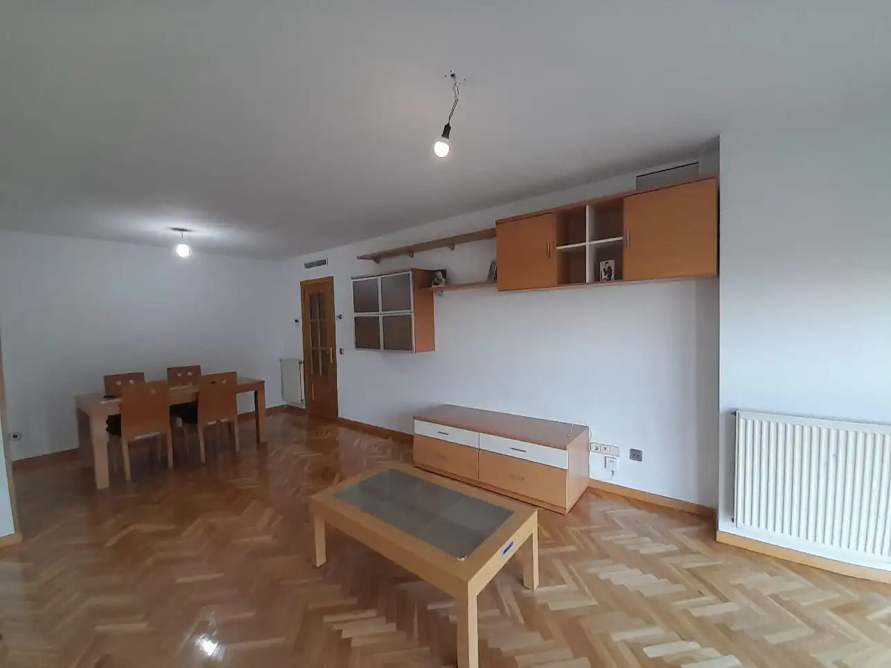 Living room of Flat for sale in Madrid  with Air Conditioner, Heating and Parquet flooring