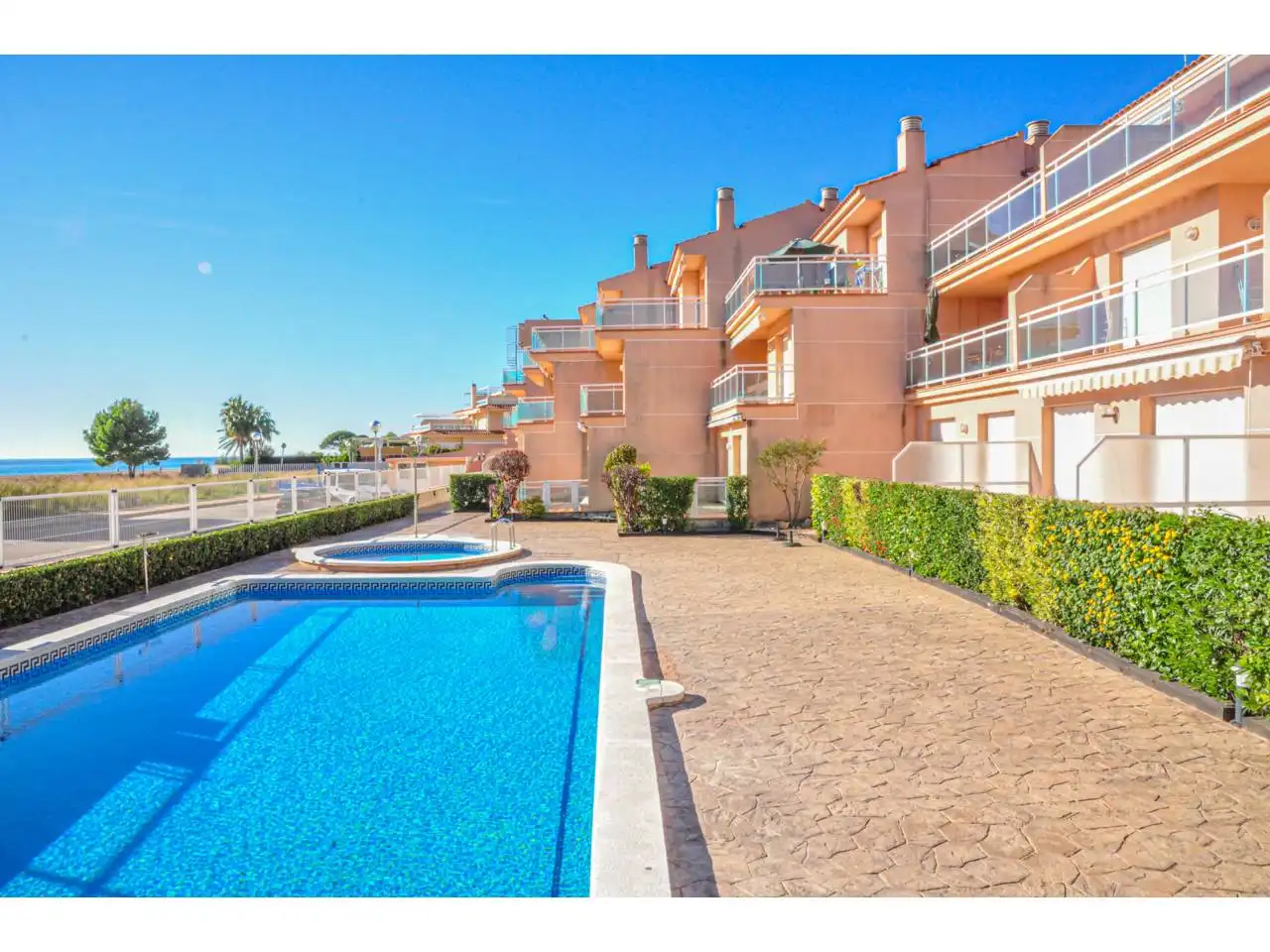 Piscina de Apartamento en venta en Vandellòs i l'Hospitalet de l'Infant con Aire acondicionado, Terraza y Trastero