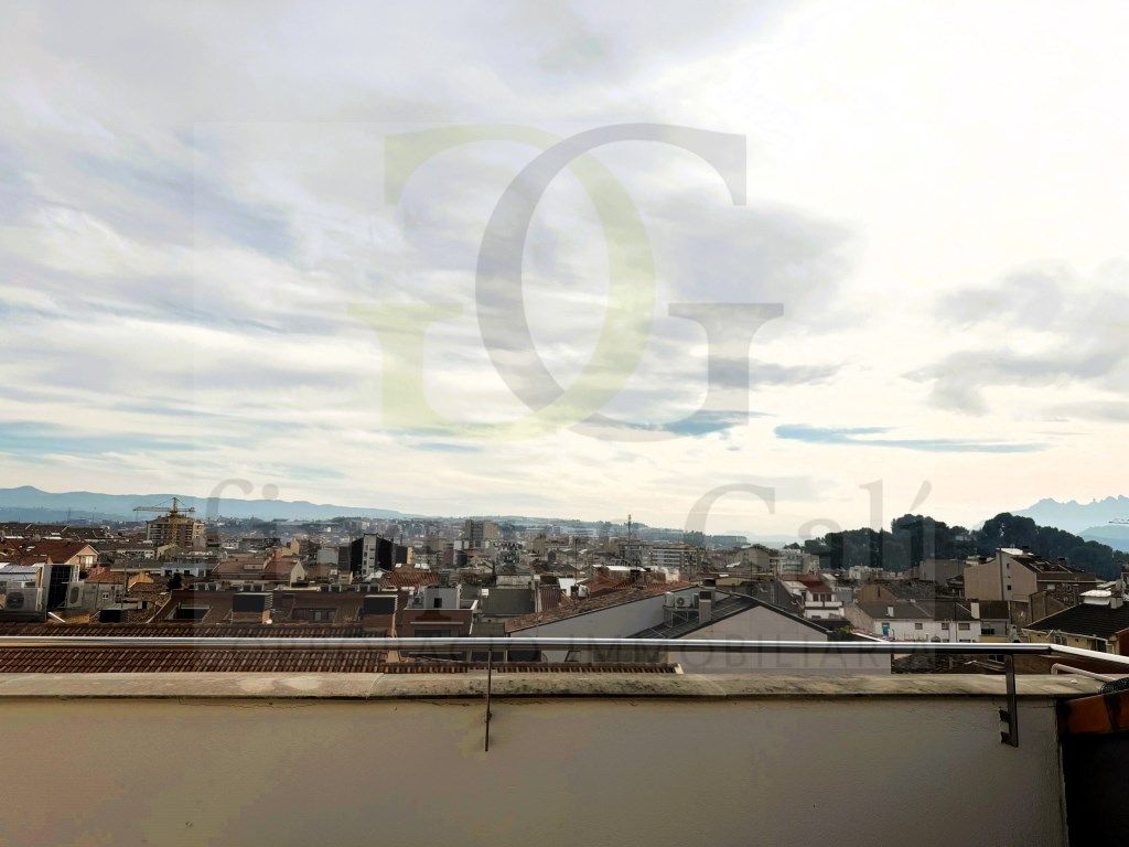 Exterior view of Duplex for sale in Manresa  with Air Conditioner, Terrace and Oven