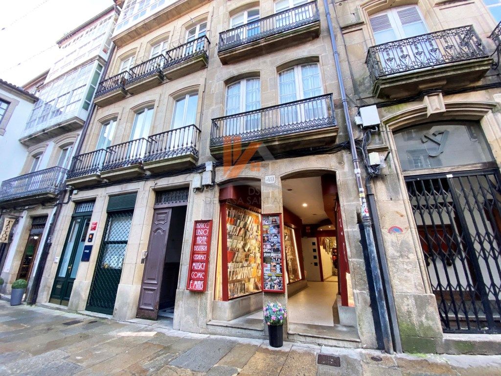 Vista exterior de Local en venda en Santiago de Compostela 