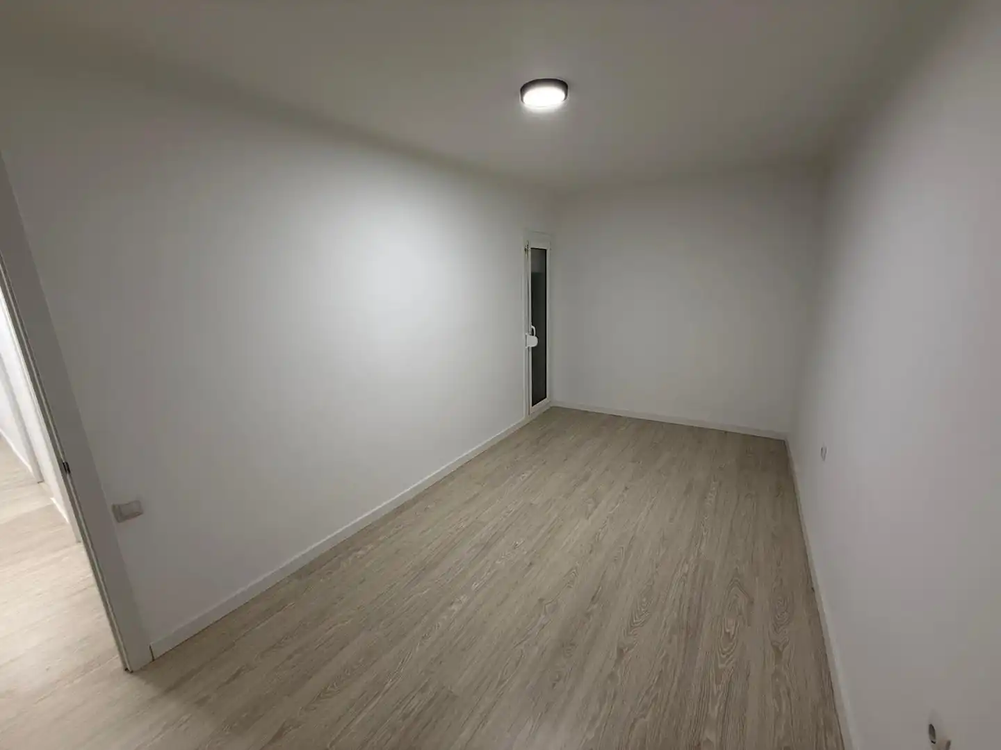 Flat for sale in L'Hospitalet de Llobregat  with Alarm