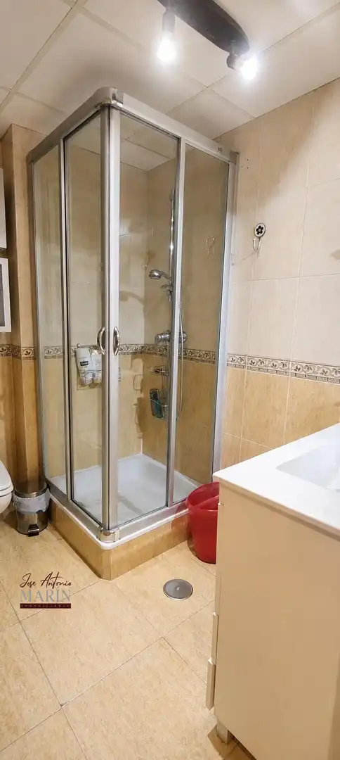 Badezimmer von Dachboden zum Verkauf in Badajoz mit Klimaanlage, Heizung und Abstellraum