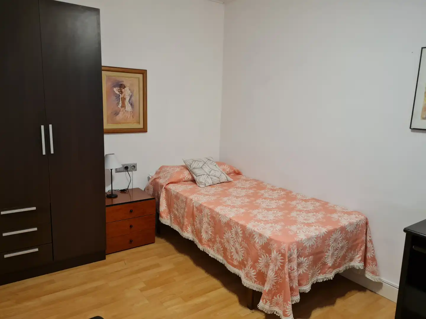Dormitori de Àtic de lloguer en Girona amb Aire condicionat, Calefacció i Parquet