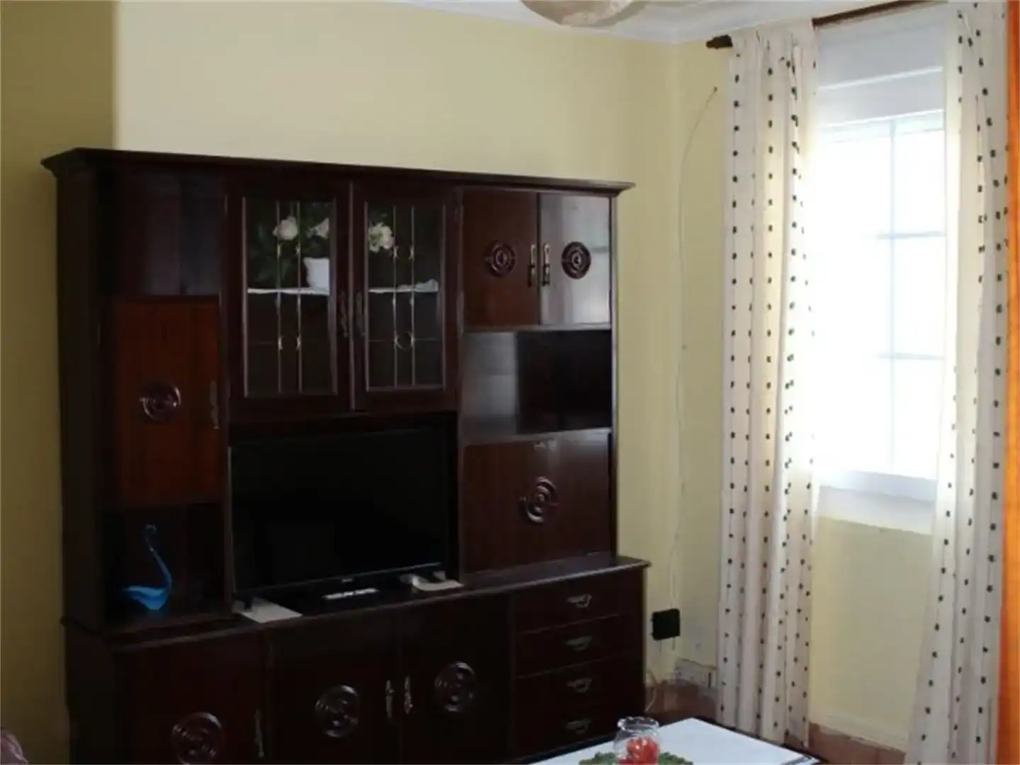 Sala d'estar de Casa adosada en venda en Valdoviño amb Balcó