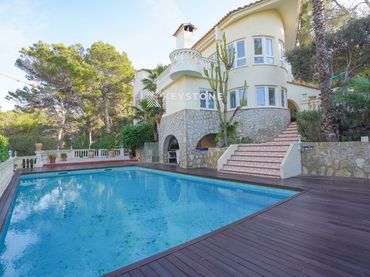 Casa amb piscina en venda a Costa de la Calma