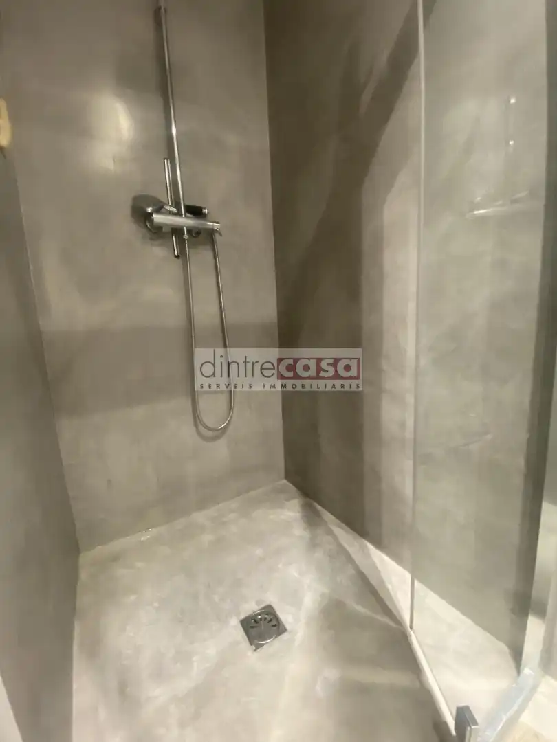 Badezimmer von Wohnung zum Verkauf in Tordera mit Klimaanlage, Heizung und Parkett