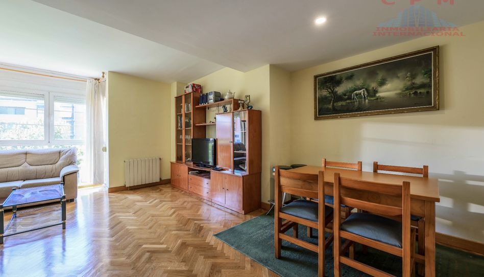 Piso de alquiler en Adelfas - Imagen 4