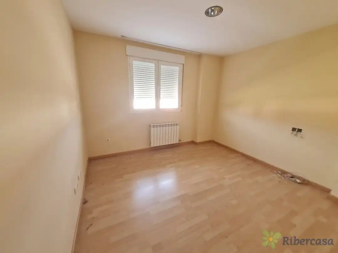 Habitación de Piso en venta en Castejón (Navarra) con Calefacción, Trastero y Balcón