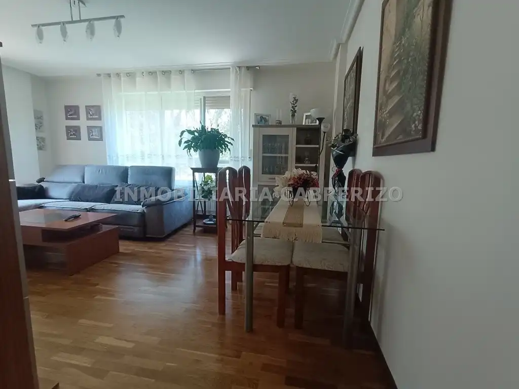 Sala de estar de Piso en venta en  Logroño con Calefacción, Parquet y Terraza