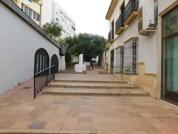 Vista exterior de Local en venta en Marbella