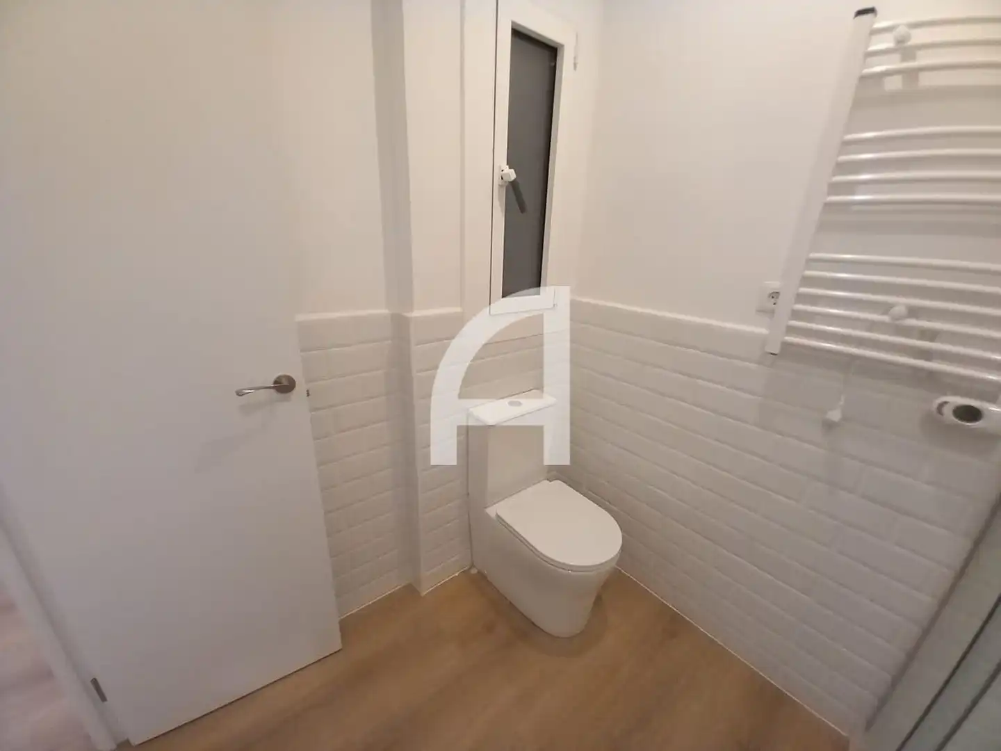 Baño de Piso de alquiler en Barcelona con Parquet