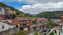 Vista exterior de Dúplex en venda en Olot amb Aire condicionat, Terrassa i Balcó