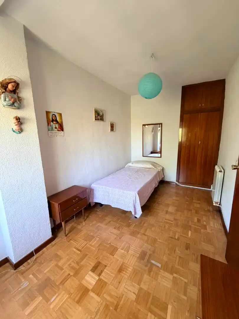 Habitación de Piso en venta en Madrid con Amueblado