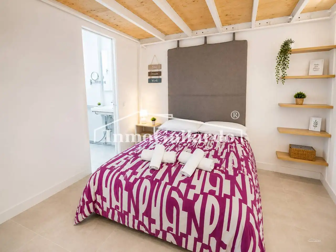 Bedroom of Flat for sale in Málaga  with Air Conditioner, Furnished and Alarm