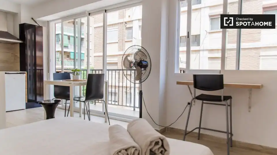 Flat with terrace to rent in Algirós, imagen 4